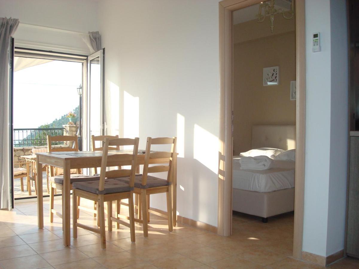 Merlot Village Rental Properties Καρυά Εξωτερικό φωτογραφία
