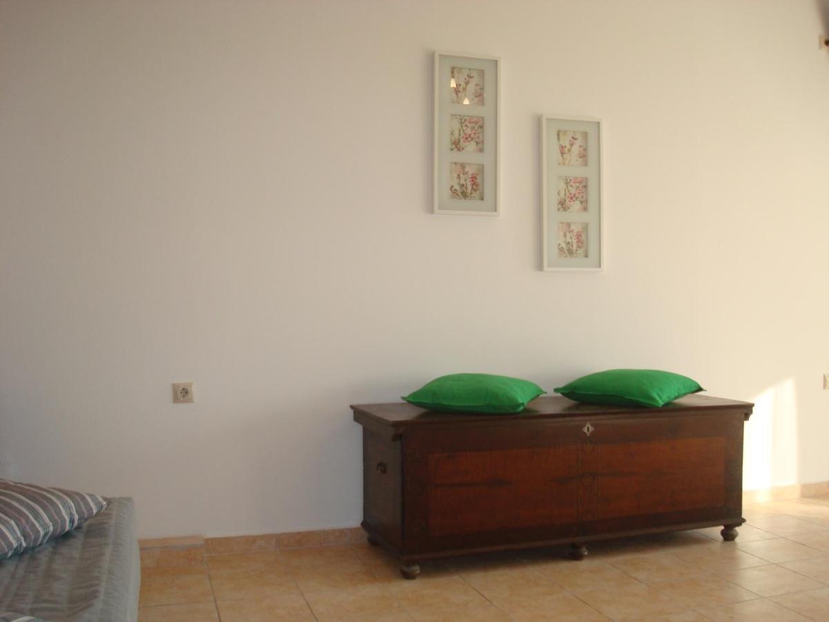 Merlot Village Rental Properties Καρυά Εξωτερικό φωτογραφία
