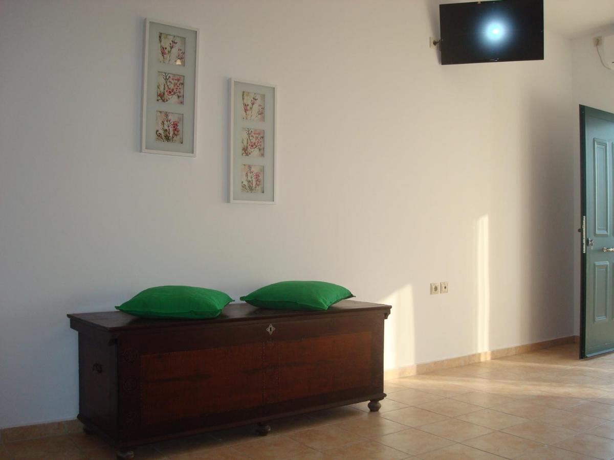 Merlot Village Rental Properties Καρυά Εξωτερικό φωτογραφία