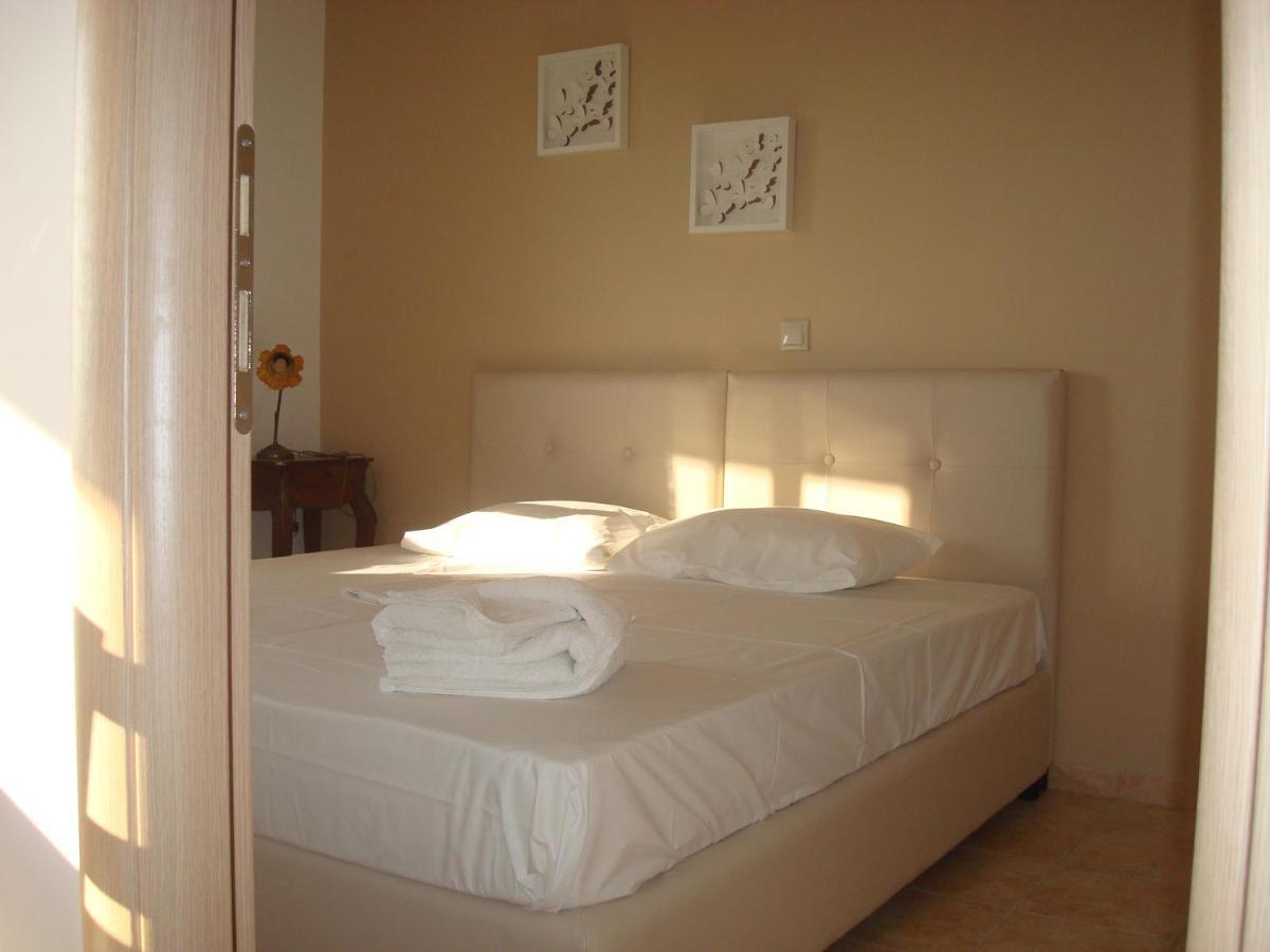 Merlot Village Rental Properties Καρυά Εξωτερικό φωτογραφία