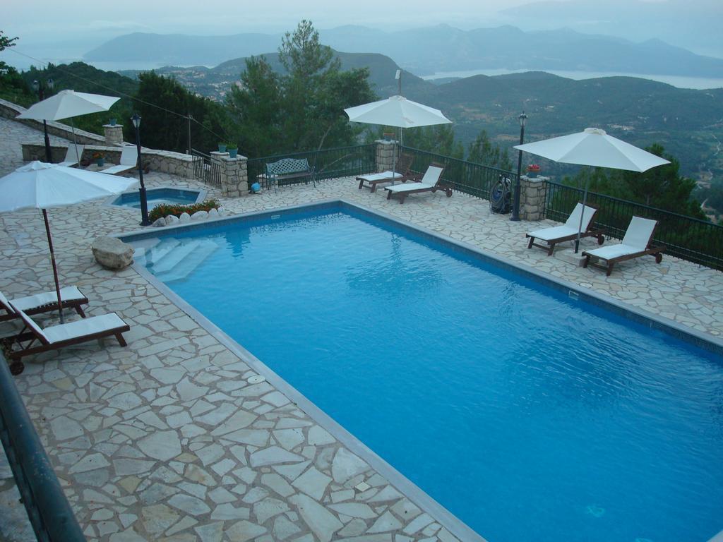 Merlot Village Rental Properties Καρυά Εξωτερικό φωτογραφία